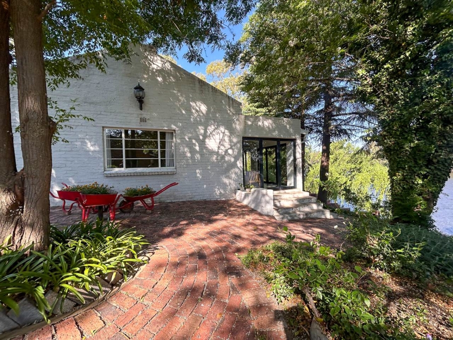 4 Bedroom Property for Sale in Lindequesdrif North West